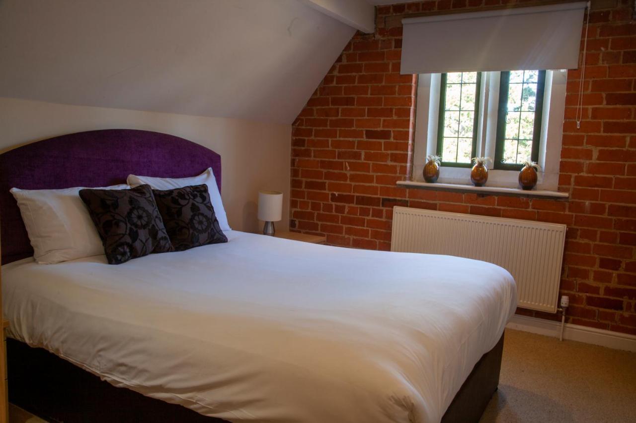 Hopping Hare Hotel Northampton Exterior photo